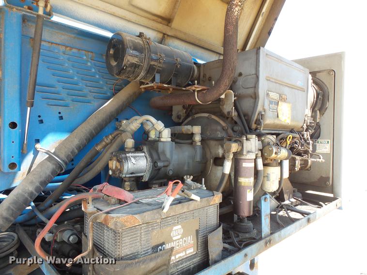 image for item DV9380 1995 Genie S80 boom lift