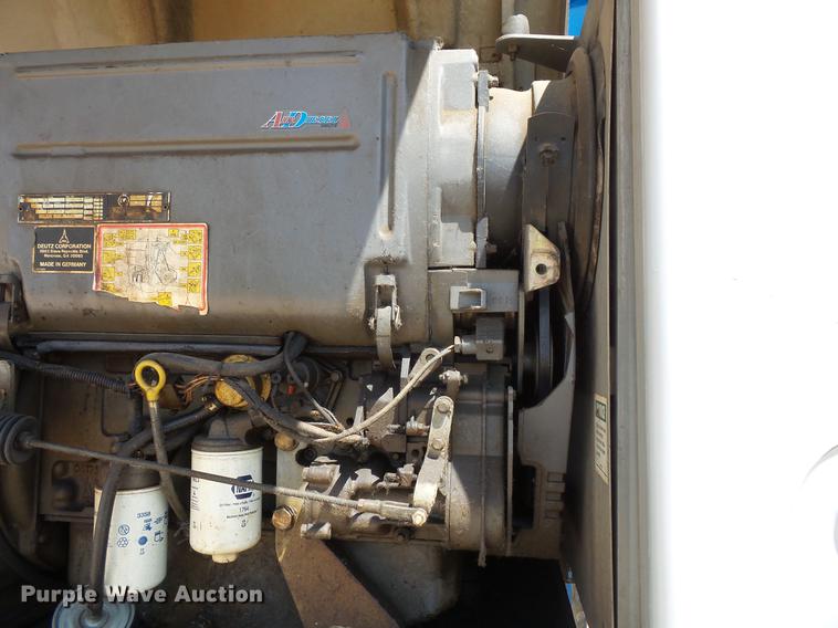image for item DV9380 1995 Genie S80 boom lift