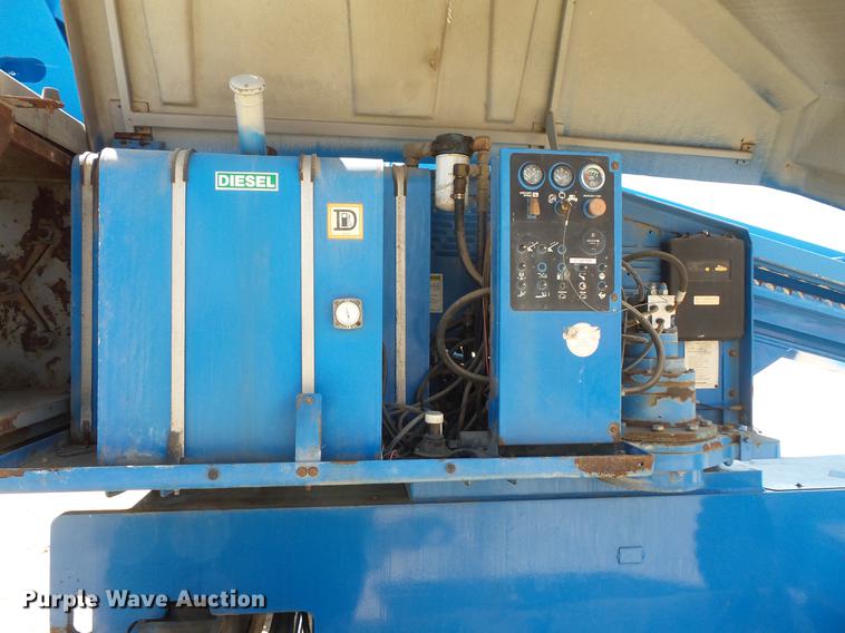 image for item DV9380 1995 Genie S80 boom lift