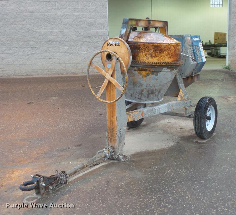 image for item DV9381 Cement mixer