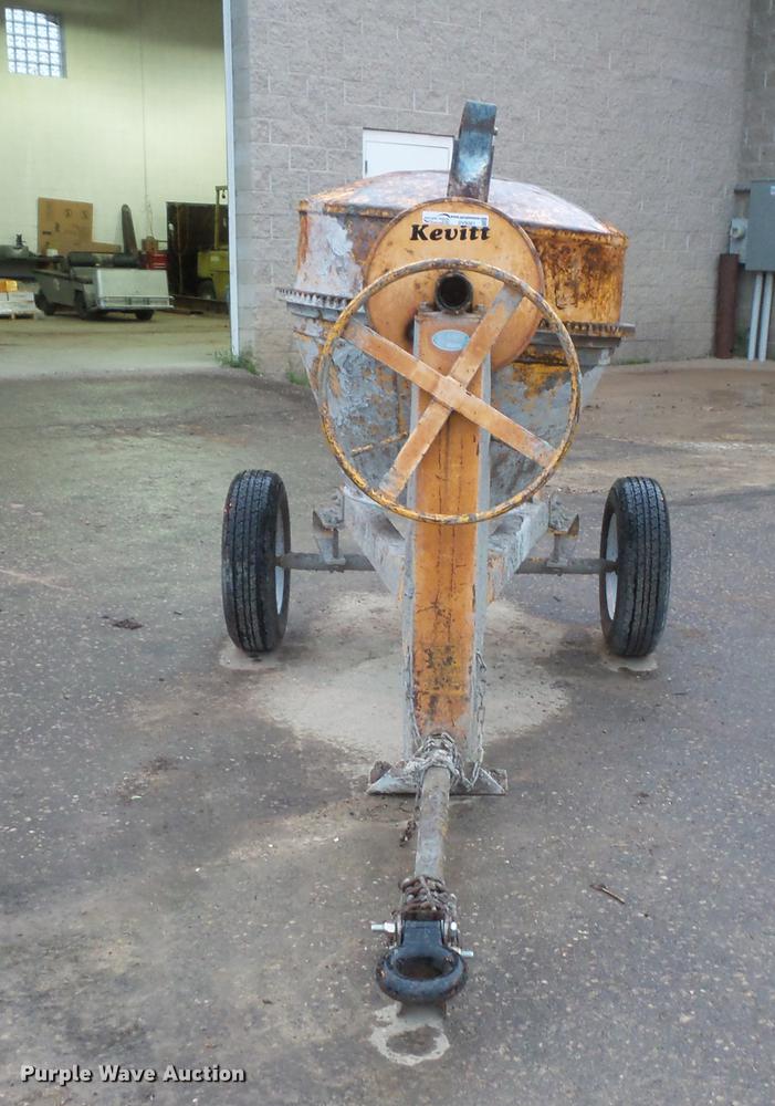 image for item DV9381 Cement mixer