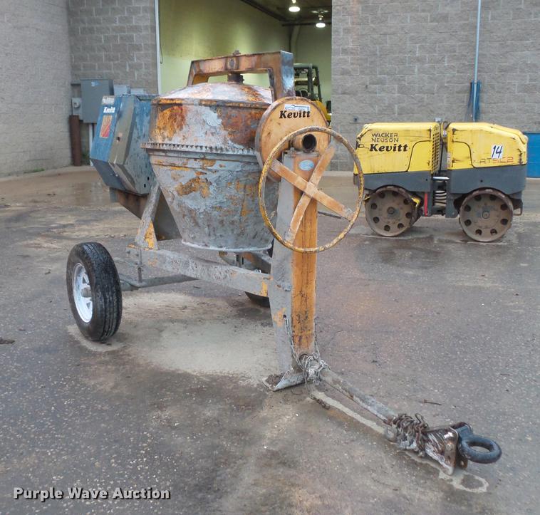 image for item DV9381 Cement mixer