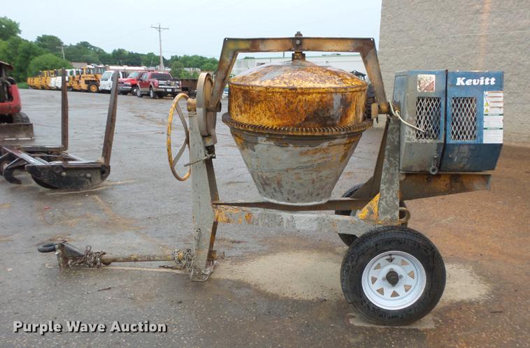 image for item DV9381 Cement mixer