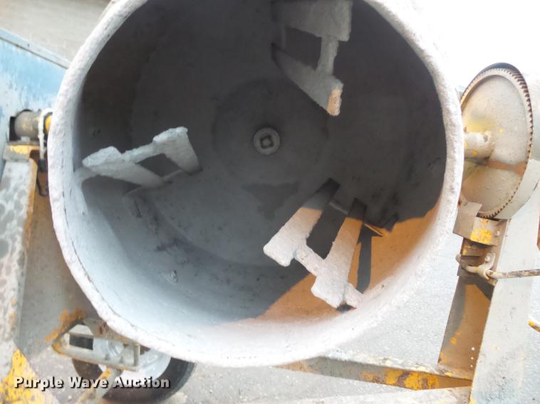 image for item DV9381 Cement mixer