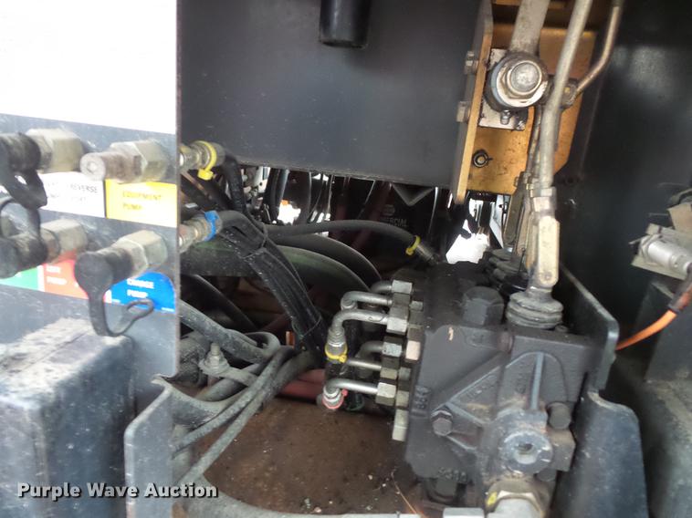 image for item DV9383 2005 Case 850K dozer