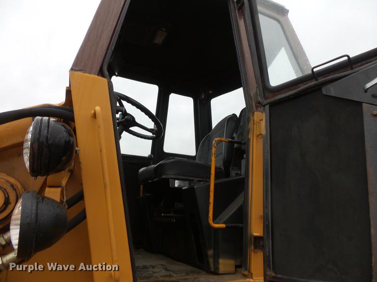 image for item DV9385 1981 Case W20B wheel loader