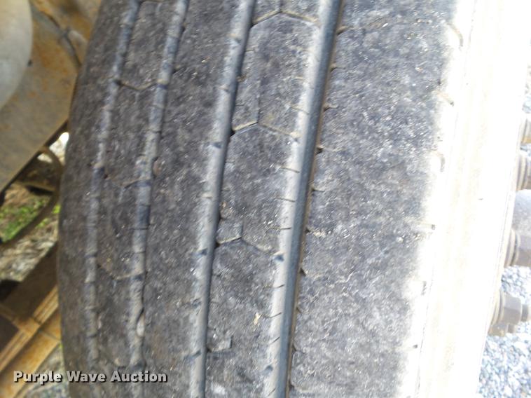 image for item DZ9248 1993 Ford CF8000 vacuum truck