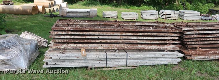 image for item EF9757 Concrete forms