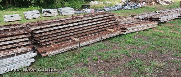 image for item EF9757 Concrete forms