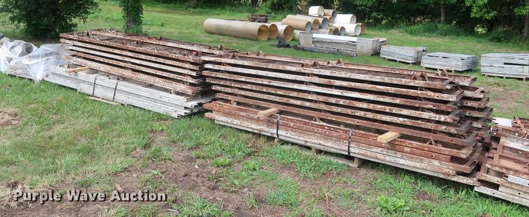 image for item EF9757 Concrete forms