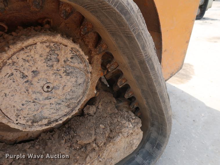 image for item EF9768 Case 440CT skid steer