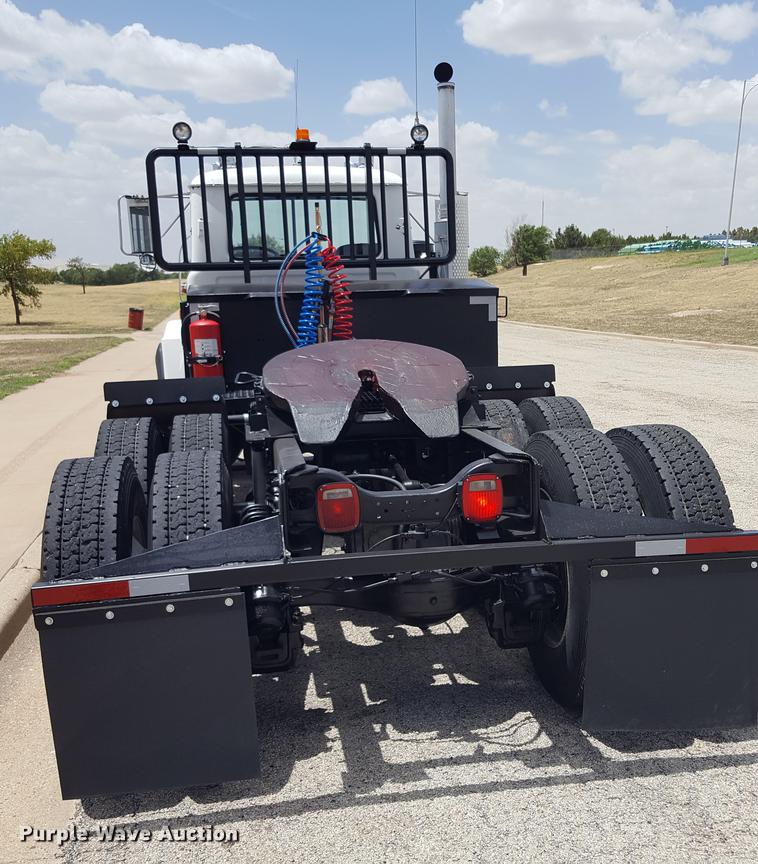 image for item EI9613 1991 Mack RD690S semi truck