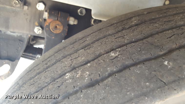 image for item EI9613 1991 Mack RD690S semi truck