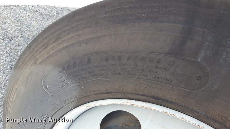 image for item EI9613 1991 Mack RD690S semi truck