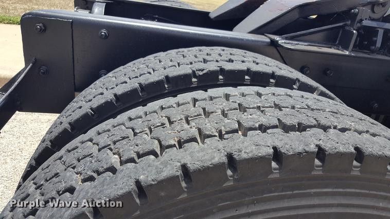 image for item EI9613 1991 Mack RD690S semi truck