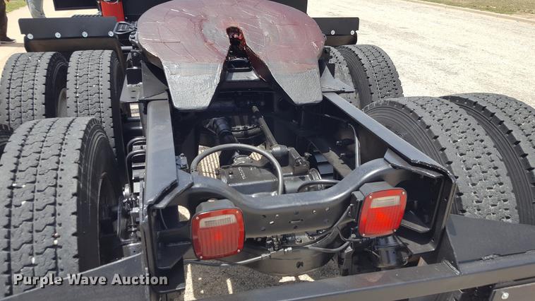 image for item EI9613 1991 Mack RD690S semi truck