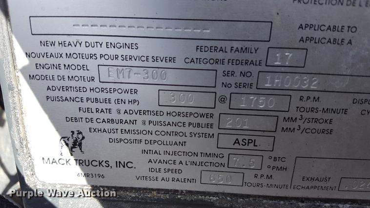 image for item EI9613 1991 Mack RD690S semi truck