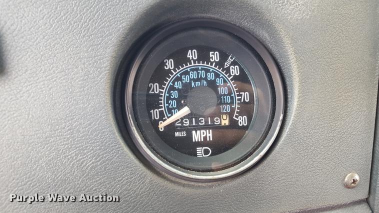 image for item EI9613 1991 Mack RD690S semi truck