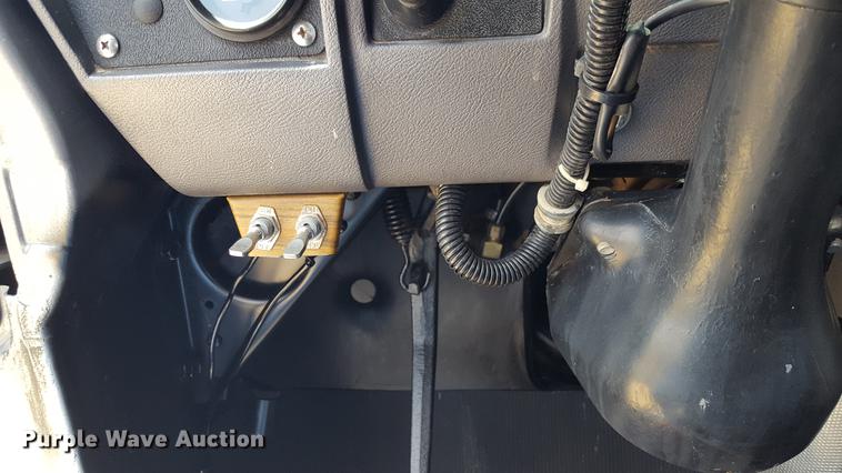 image for item EI9613 1991 Mack RD690S semi truck