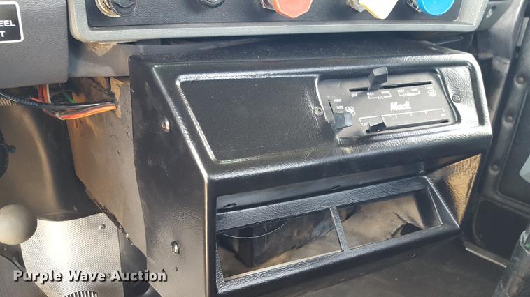 image for item EI9613 1991 Mack RD690S semi truck