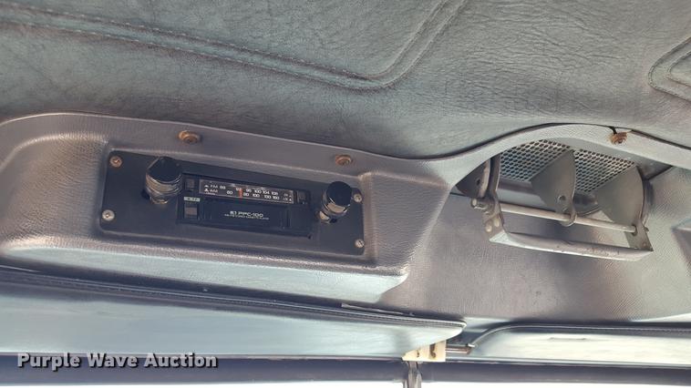 image for item EI9613 1991 Mack RD690S semi truck