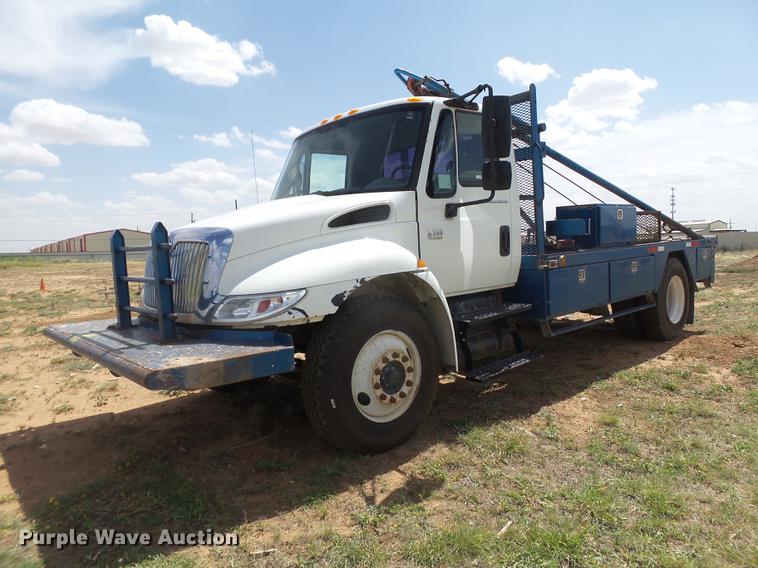 image for item EI9615 2006 International 4300 service truck