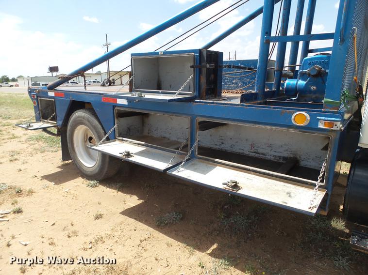 image for item EI9615 2006 International 4300 service truck