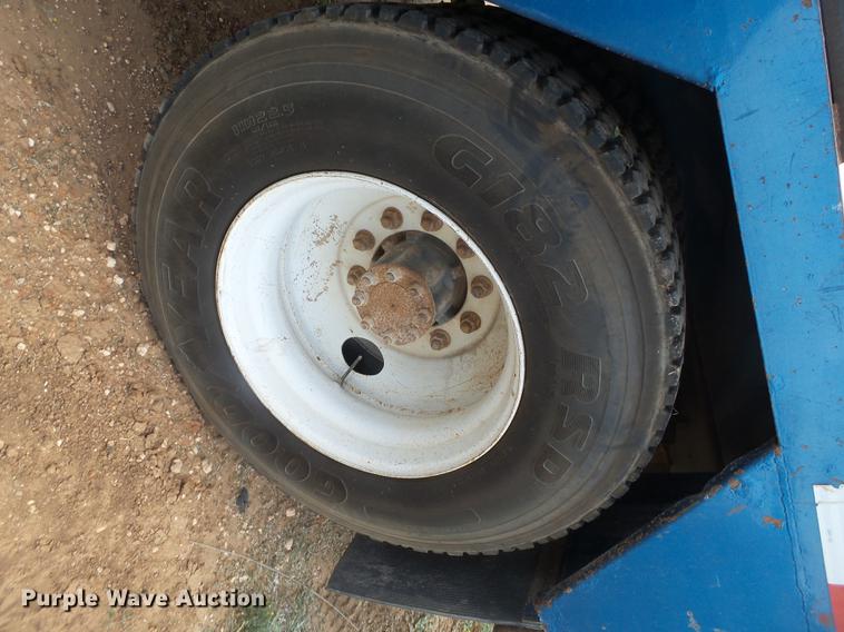 image for item EI9615 2006 International 4300 service truck