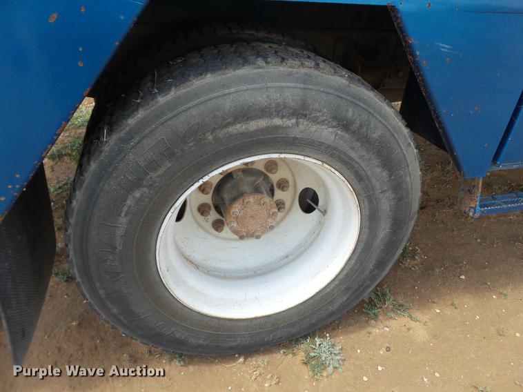 image for item EI9615 2006 International 4300 service truck