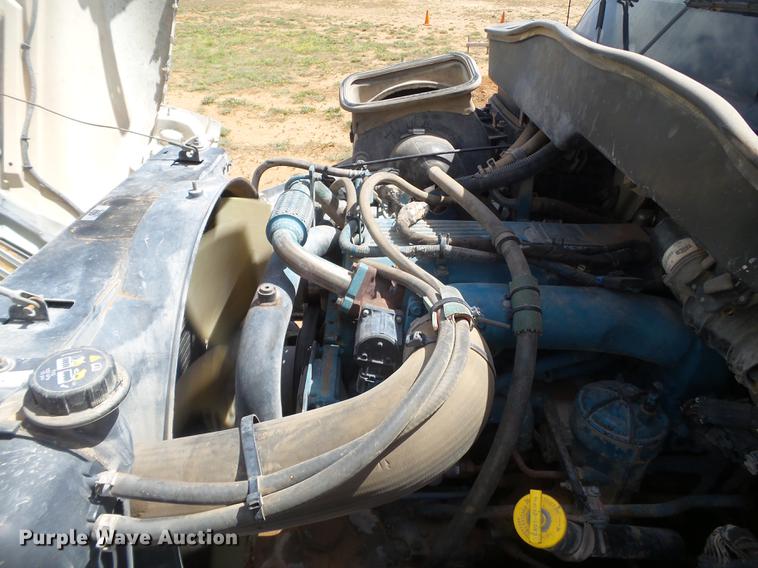 image for item EI9615 2006 International 4300 service truck