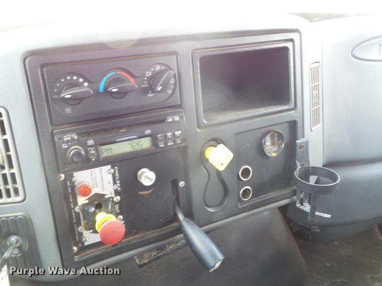 image for item EI9615 2006 International 4300 service truck