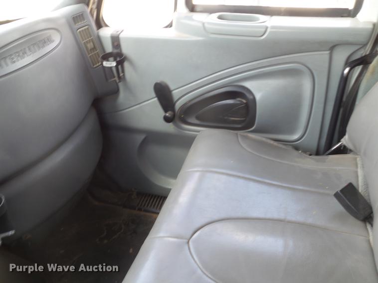 image for item EI9615 2006 International 4300 service truck