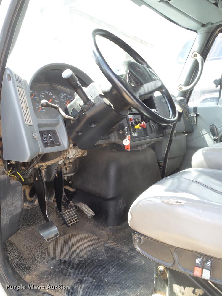 image for item EI9615 2006 International 4300 service truck