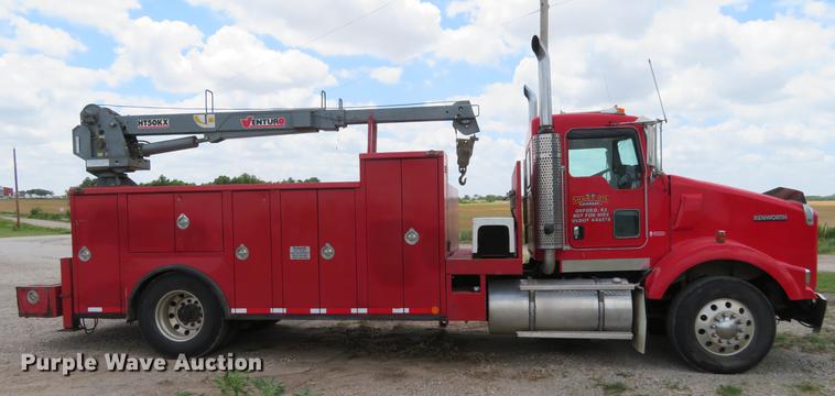 image for item EJ9643 2004 Kenworth T400 service truck with crane