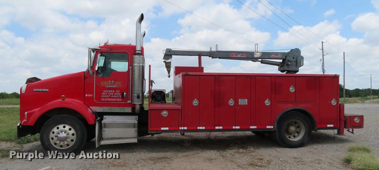 image for item EJ9643 2004 Kenworth T400 service truck with crane