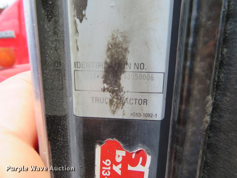 image for item EJ9643 2004 Kenworth T400 service truck with crane