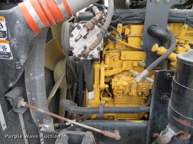 image for item EJ9643 2004 Kenworth T400 service truck with crane