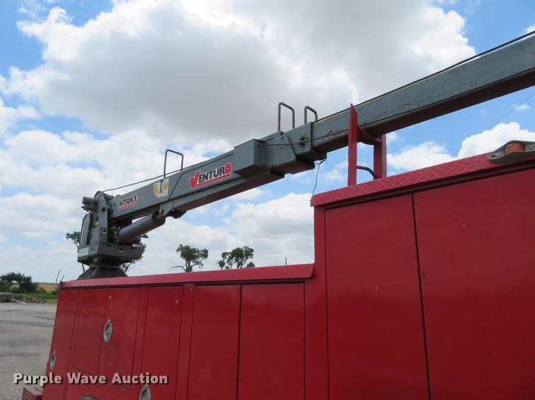 image for item EJ9643 2004 Kenworth T400 service truck with crane