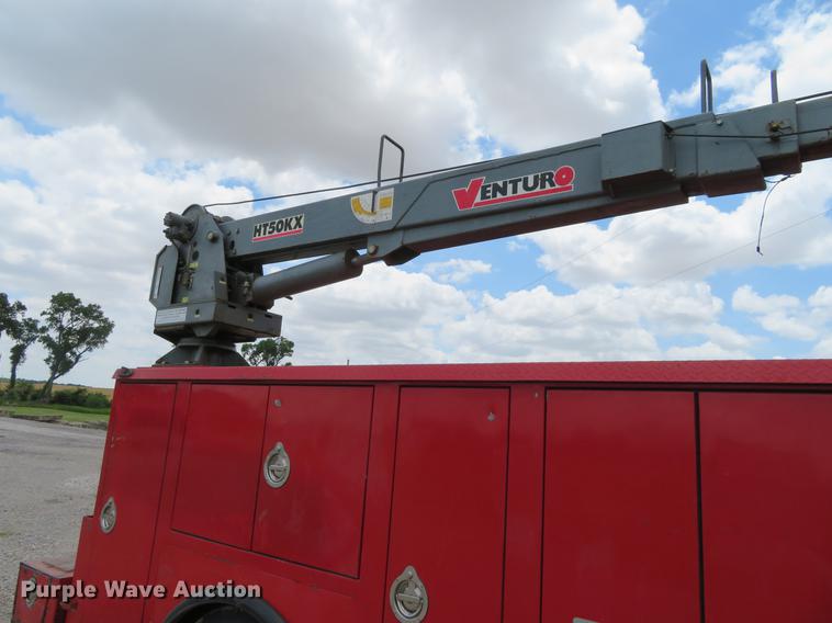 image for item EJ9643 2004 Kenworth T400 service truck with crane