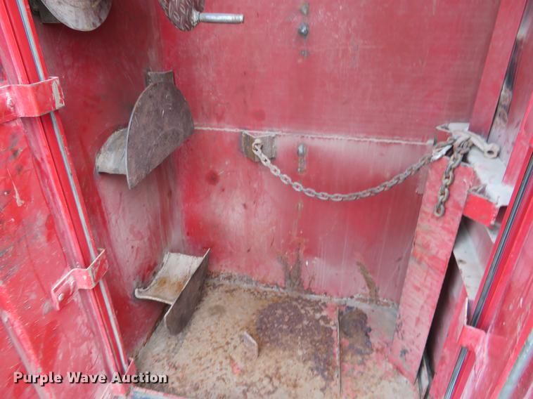 image for item EJ9643 2004 Kenworth T400 service truck with crane