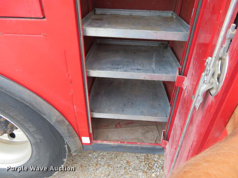 image for item EJ9643 2004 Kenworth T400 service truck with crane