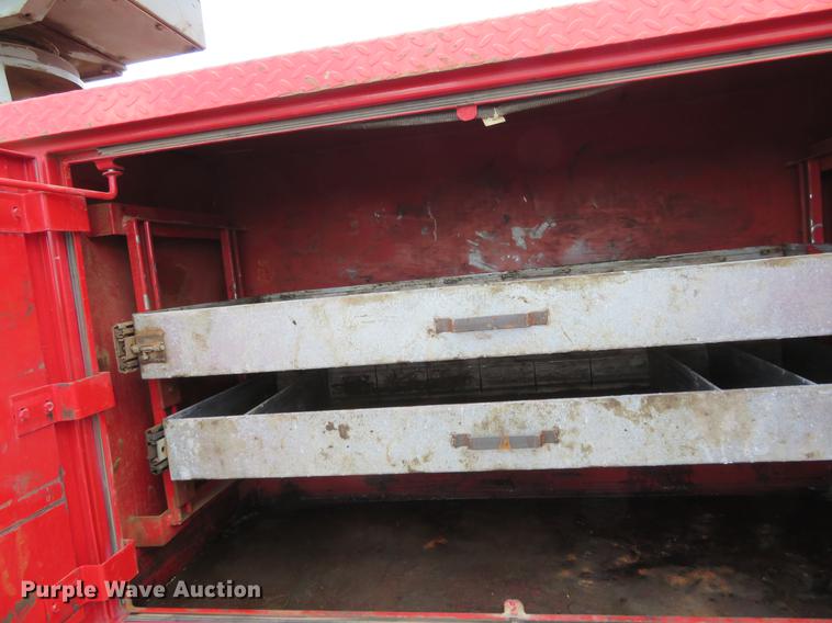 image for item EJ9643 2004 Kenworth T400 service truck with crane