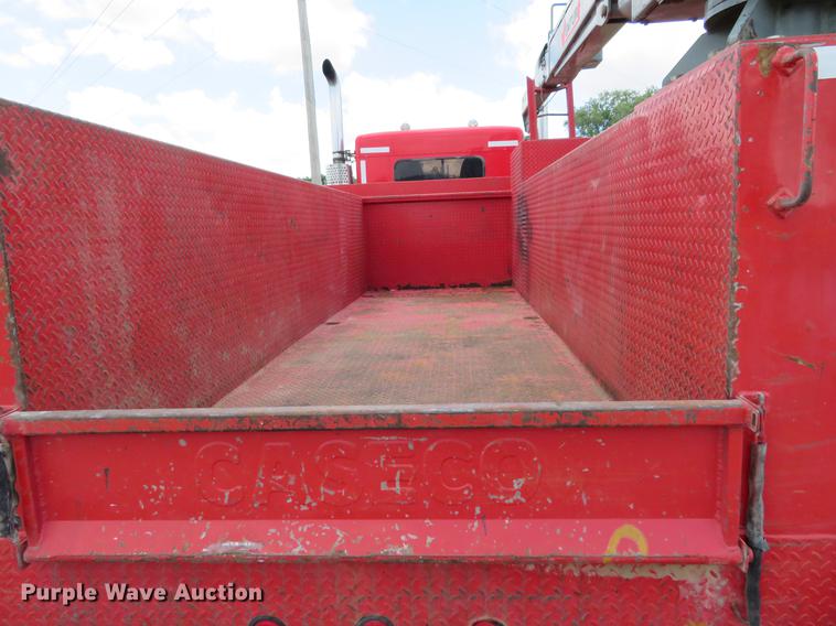 image for item EJ9643 2004 Kenworth T400 service truck with crane