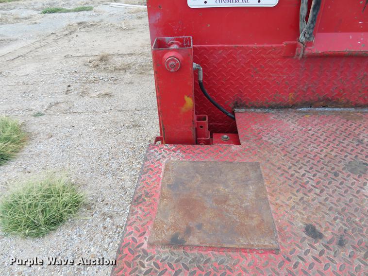 image for item EJ9643 2004 Kenworth T400 service truck with crane