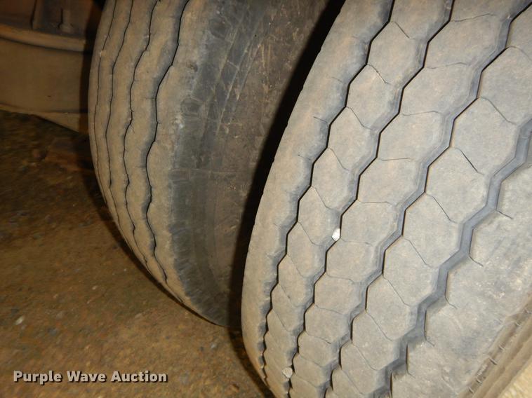 image for item EK9502 1996 Landoll tilt deck equipment trailer