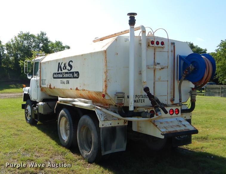 image for item EK9545 1992 Mack DM690X tank truck