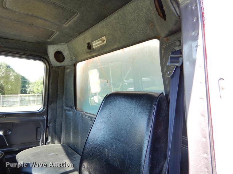 image for item EK9545 1992 Mack DM690X tank truck