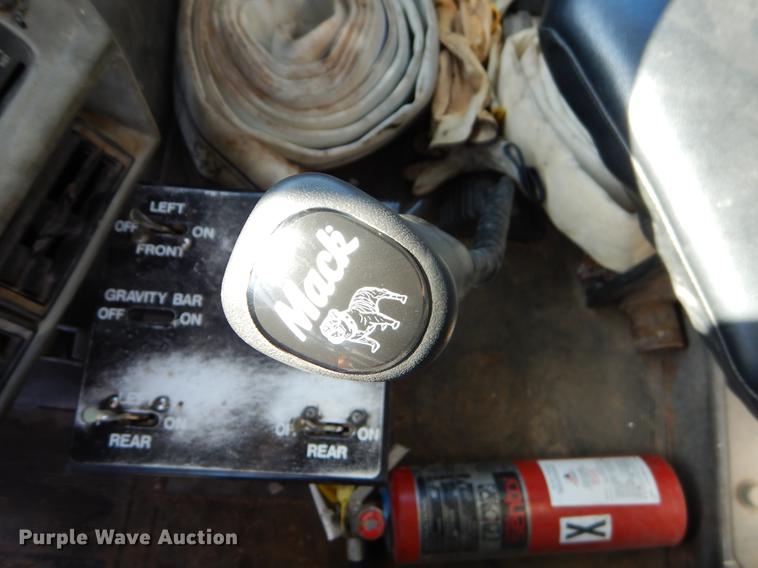 image for item EK9545 1992 Mack DM690X tank truck