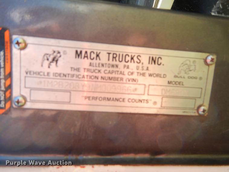image for item EK9545 1992 Mack DM690X tank truck