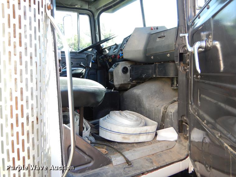 image for item EK9545 1992 Mack DM690X tank truck